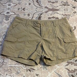 The North Face Women's Khaki Cargo Shorts size 4